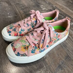 Cariuma Van Gough Museum Sneakers 8.5 Pink Floral Art Sustainable Vincent Womens